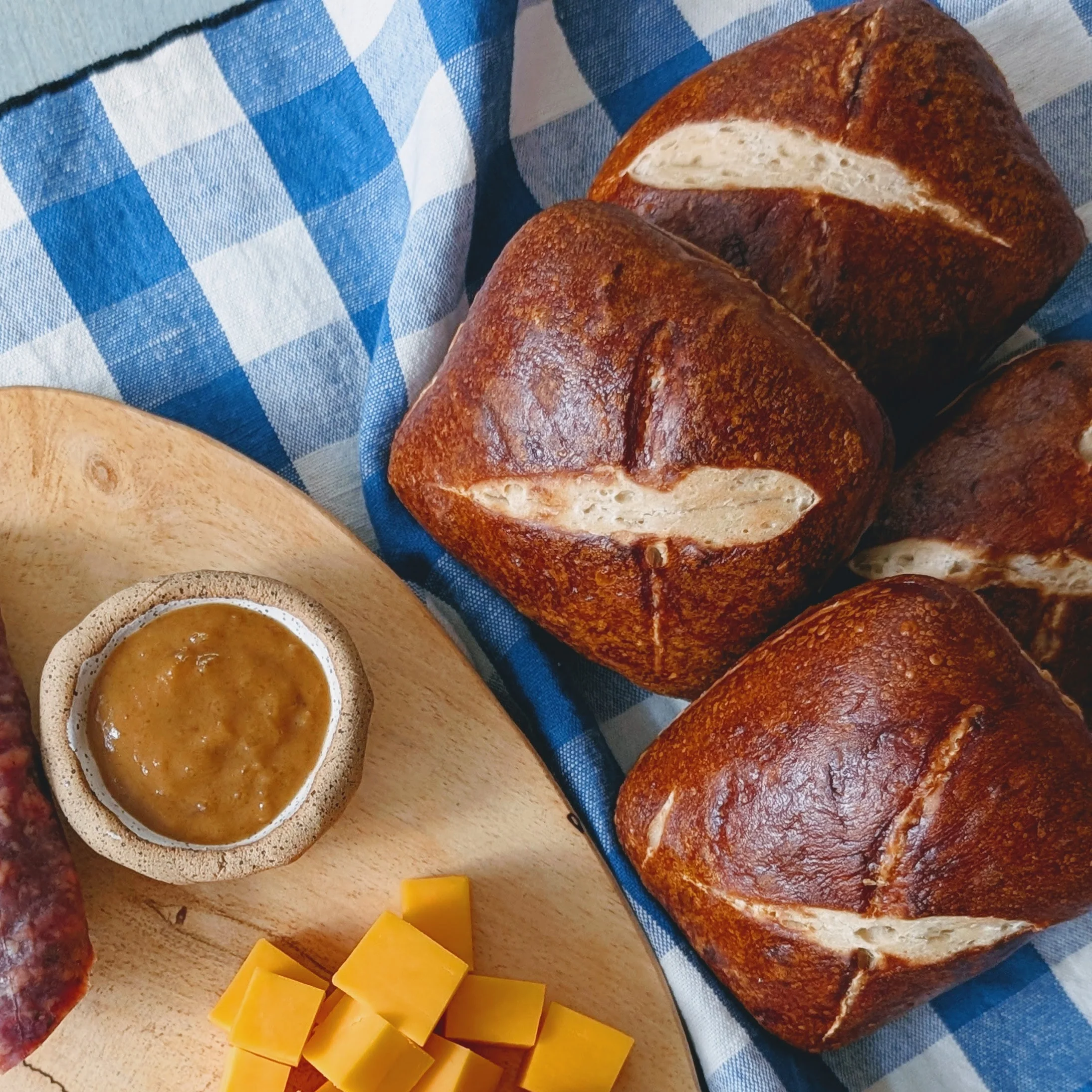 Bavarian Pretzel Buns (4-pack) - Image 2